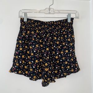 Flowy floral summer shorts. Nordstrom. Size S
